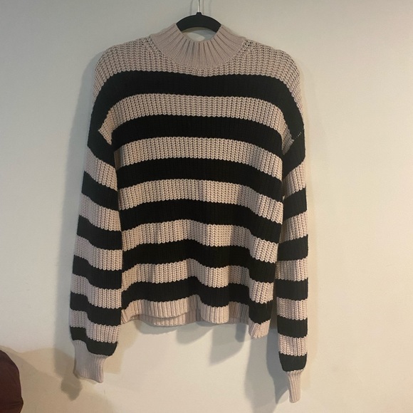 Revolve Striped Knit Sweater (light pearl & black) - Picture 2 of 2